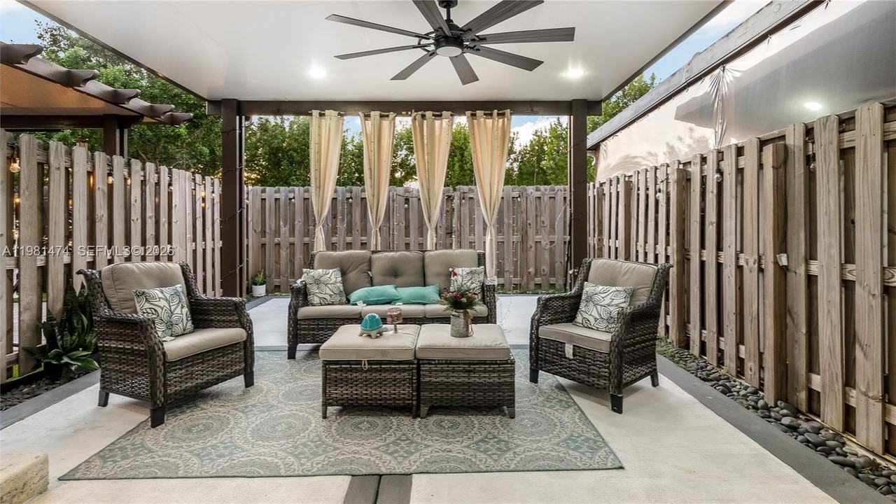 23424 Sw 110th Ave - Photo 6 of 25