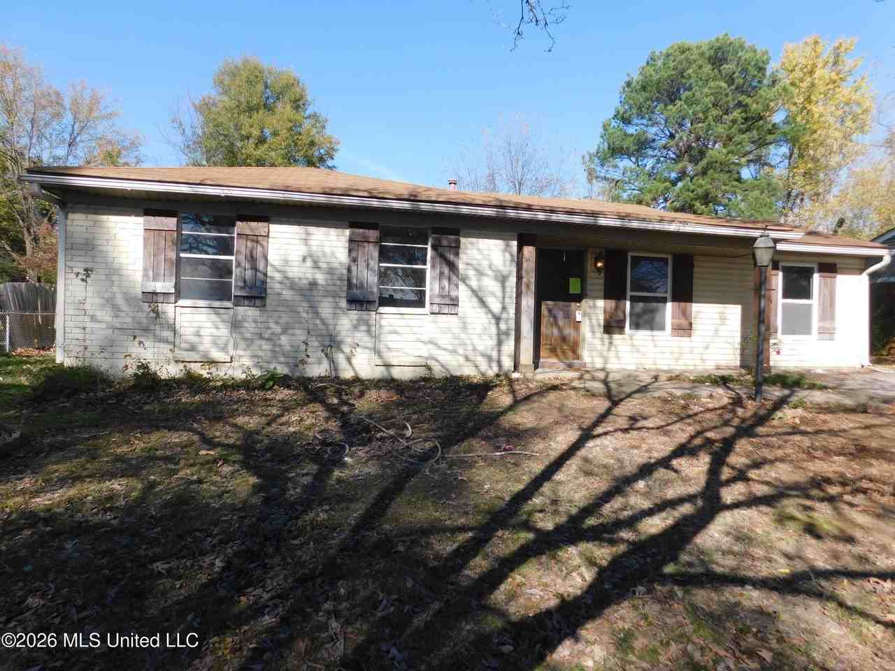 1926 Dorchester Dr - Photo 2 of 19