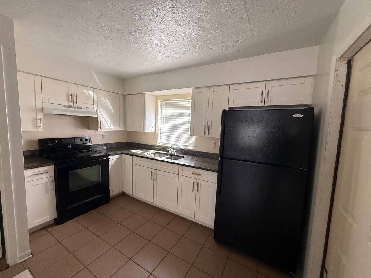 8505 N Tampa St #B - Photo 5 of 9