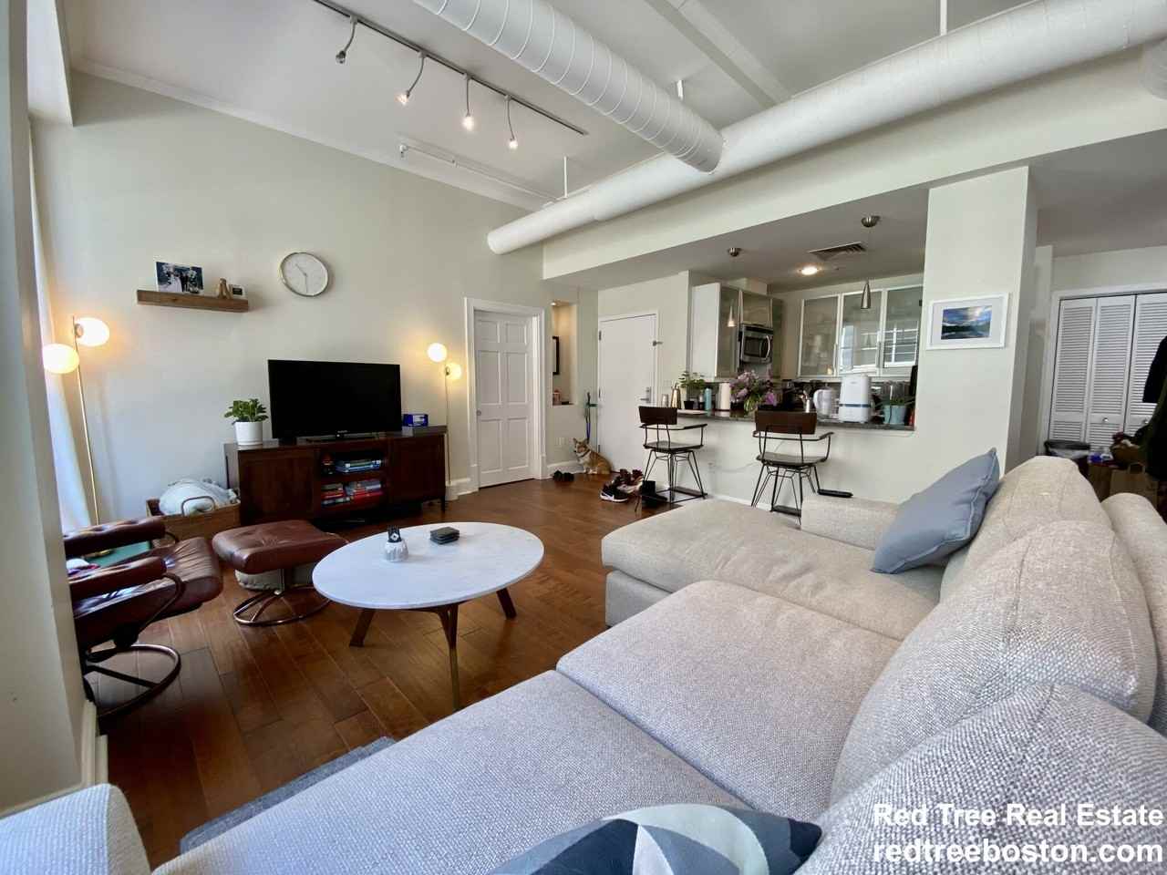 139 E Berkeley St #203 - Photo 4 of 38