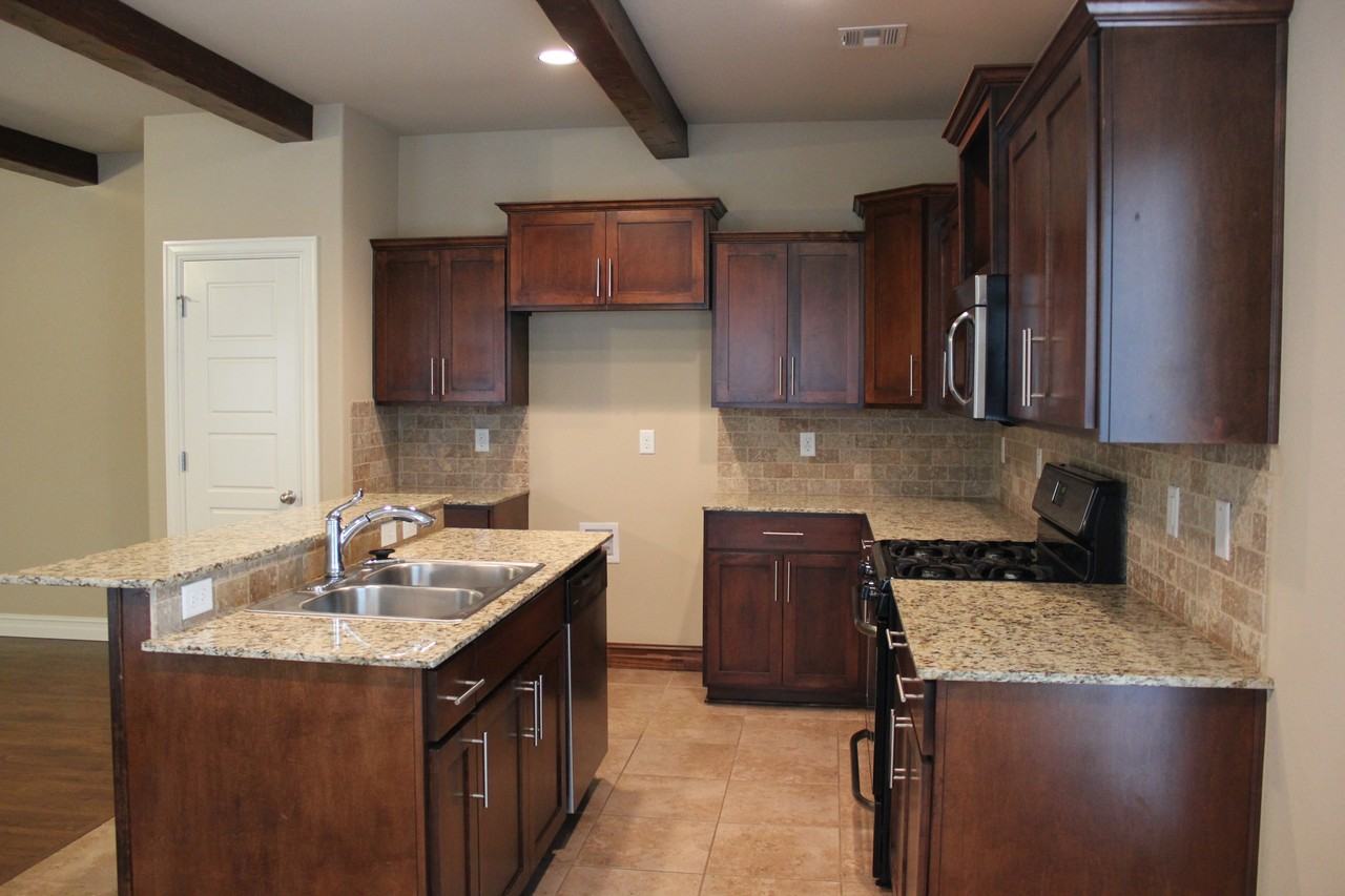 3304 W Oakland St - Photo 4 of 14