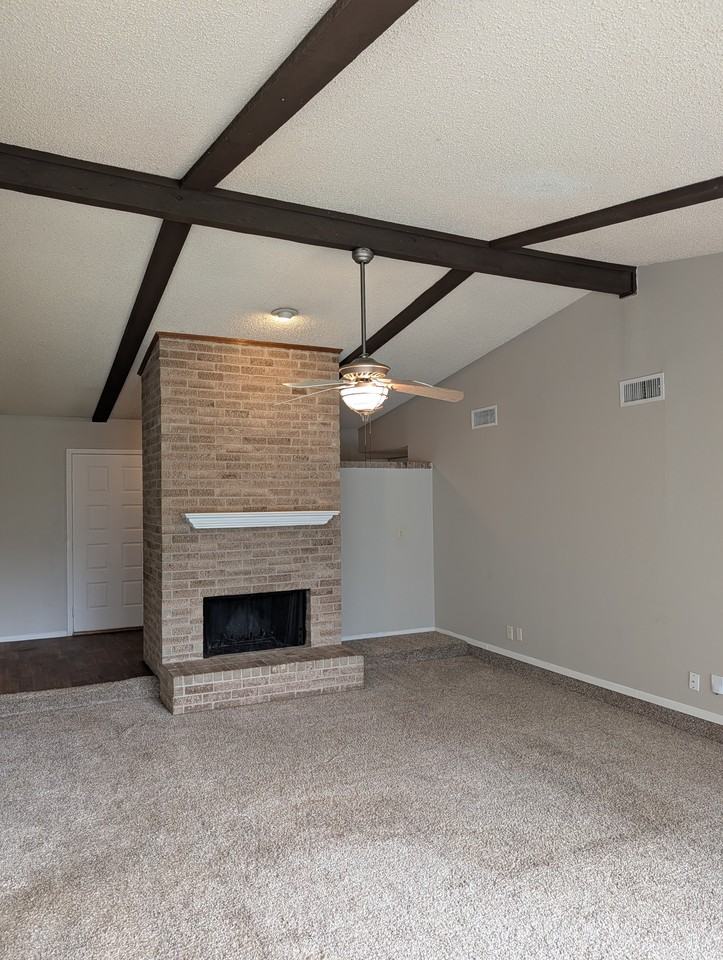 6912 Westglen Dr - Photo 2 of 16
