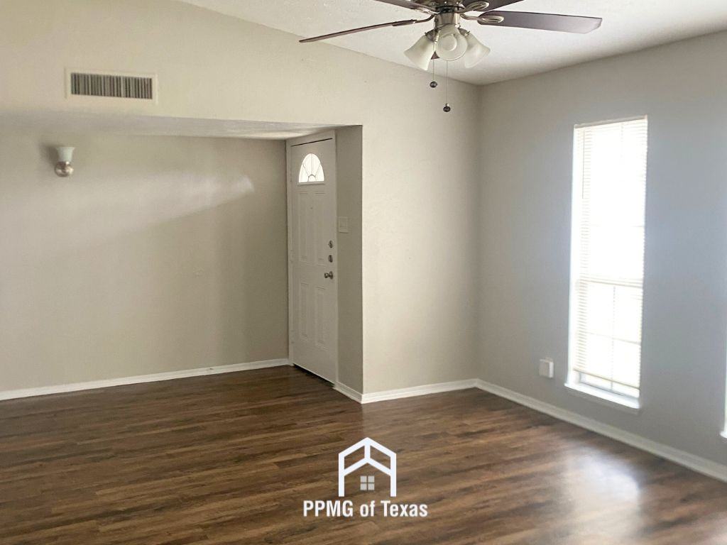 7458 Emory Oak Ln - Photo 3 of 15