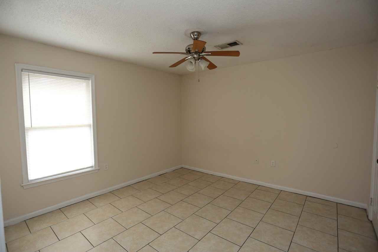 1807 Chandler Rd #10 - Photo 3 of 6