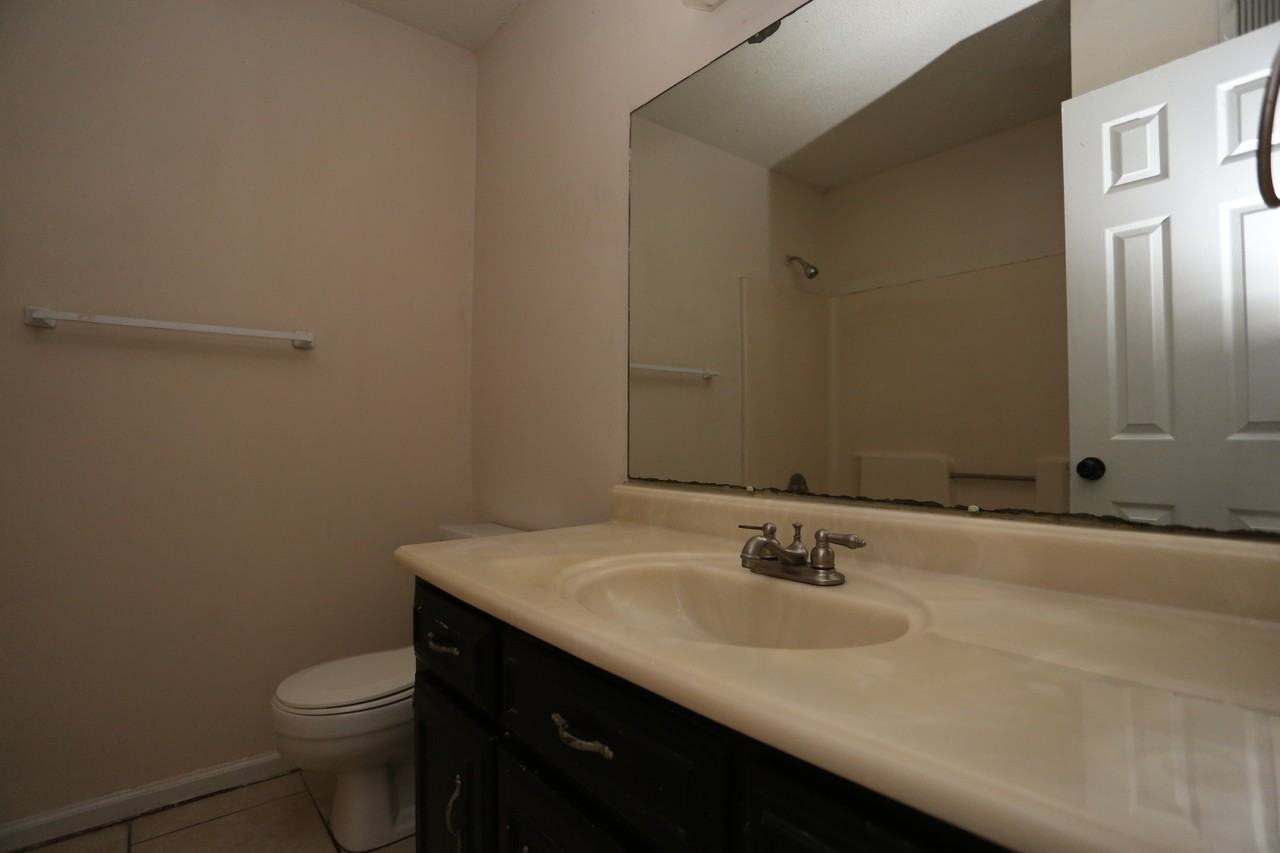1807 Chandler Rd #10 - Photo 4 of 6