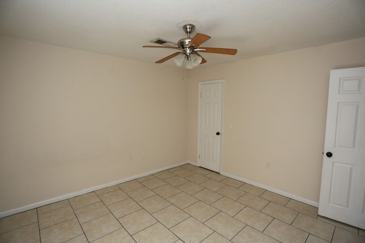 1807 Chandler Rd #10 - Photo 5 of 6