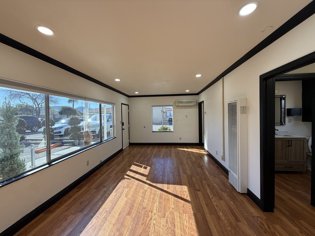 531 N H St #B - Photo 3 of 11