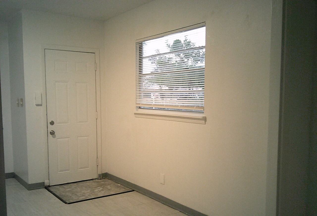 1060 65th St S - Photo 3 of 17