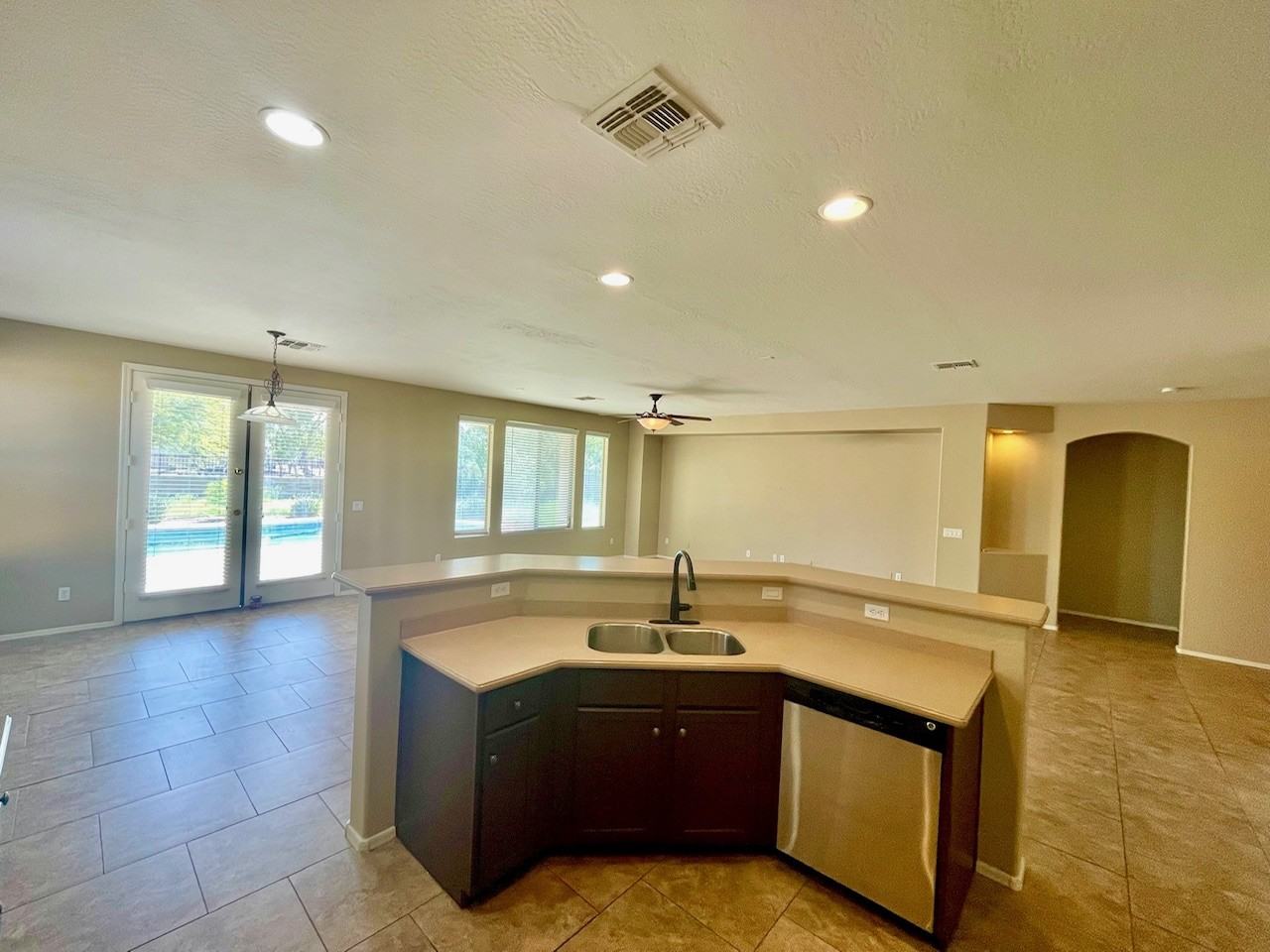 12433 N 142nd Ct - Photo 2 of 41