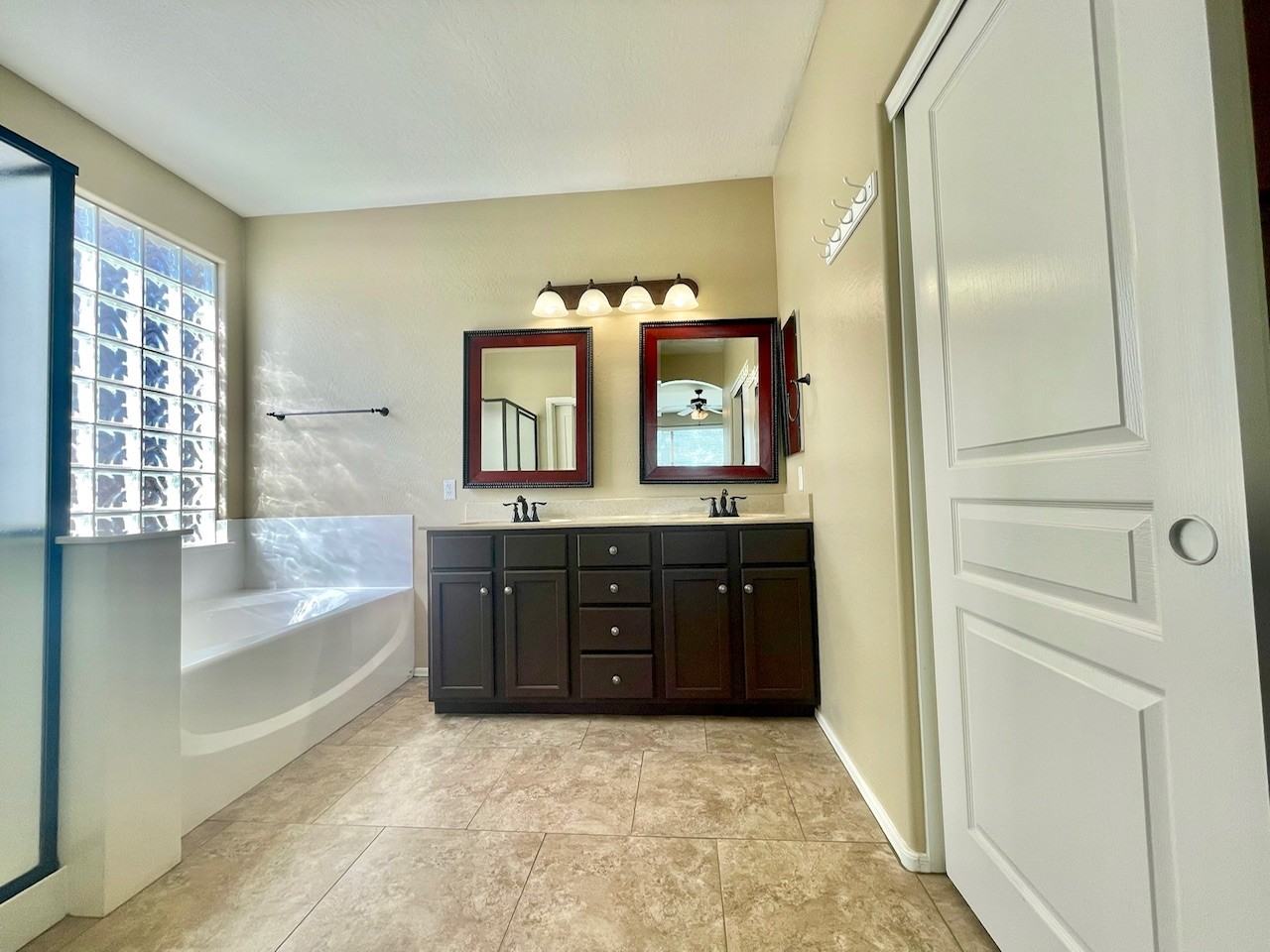 12433 N 142nd Ct - Photo 3 of 41