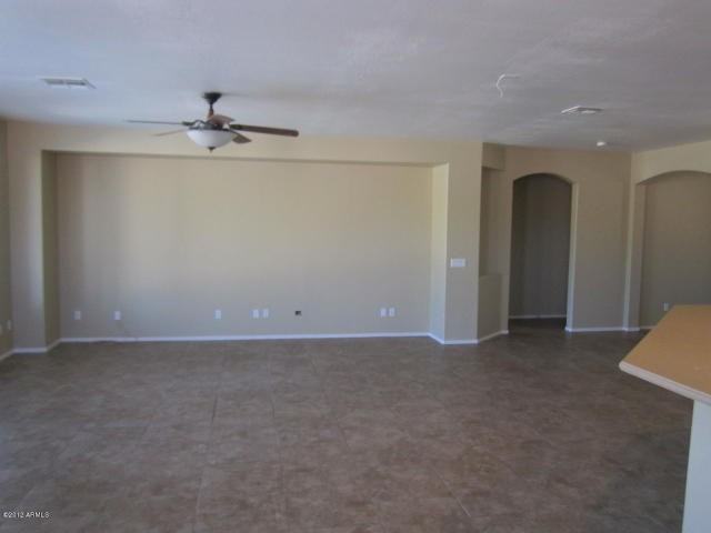 12433 N 142nd Ct - Photo 7 of 41