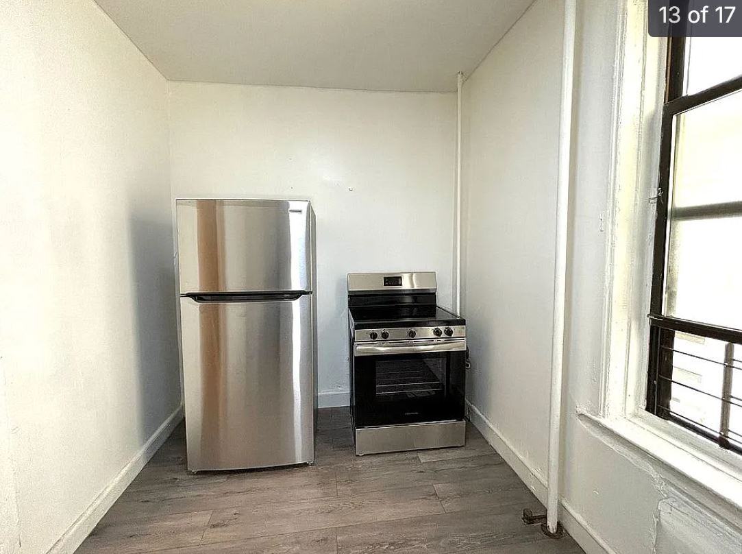 952 Saint Marks Ave - Photo 7 of 9