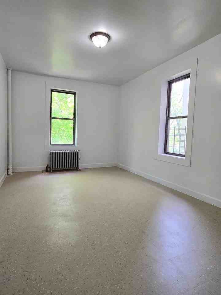 175 E 151St St - Photo 3 of 7