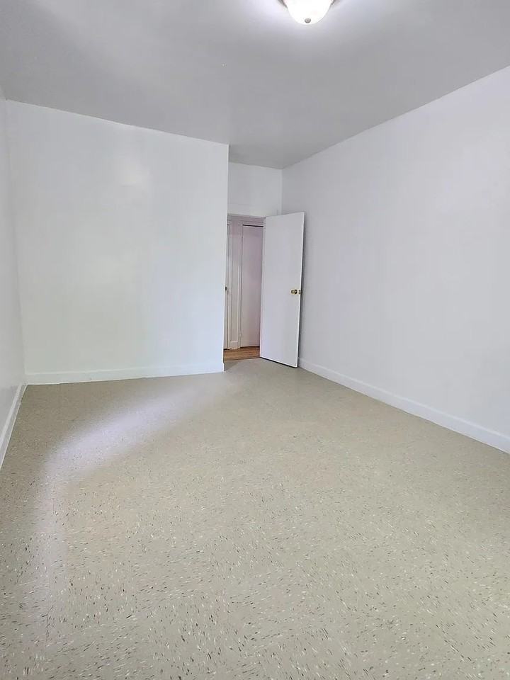 175 E 151St St - Photo 4 of 7