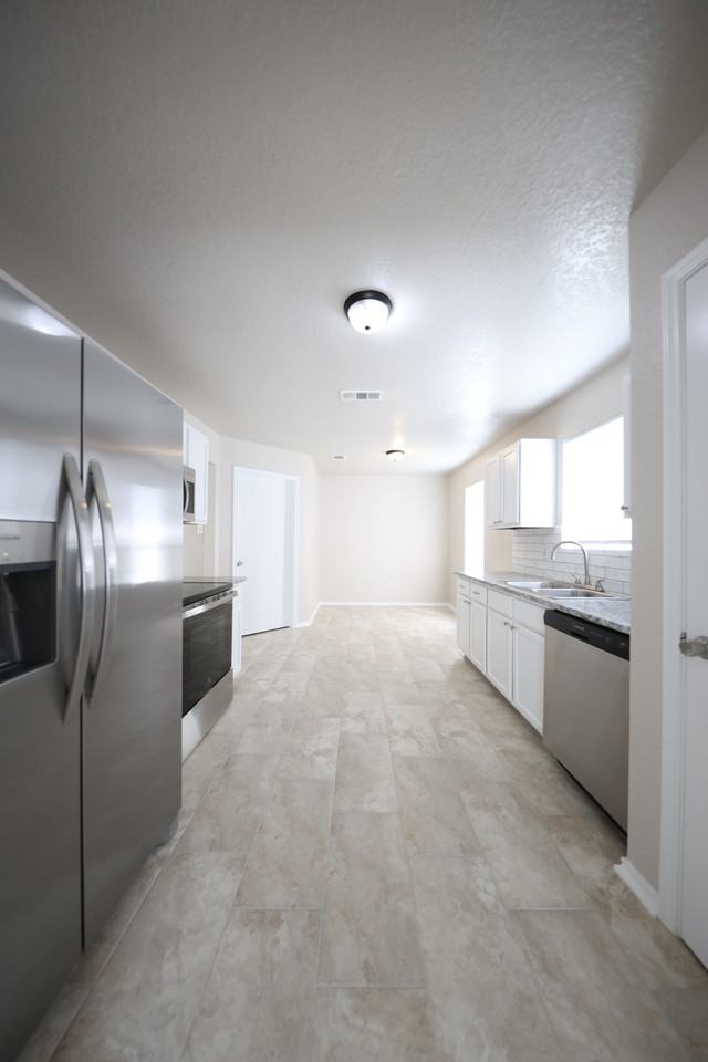 812 Gary Loop - Photo 4 of 26