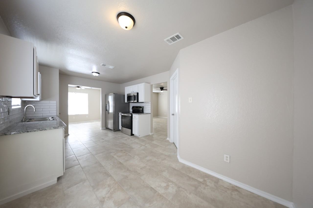 812 Gary Loop - Photo 5 of 26