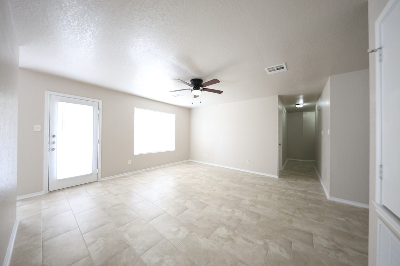 812 Gary Loop - Photo 7 of 26