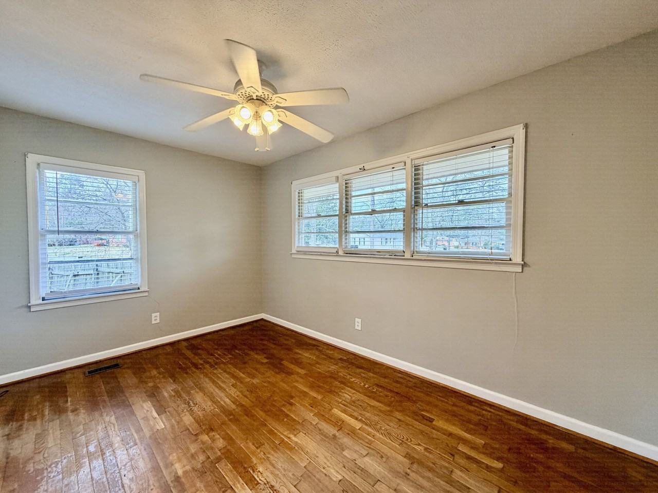 2950 Bellanca St - Photo 7 of 13