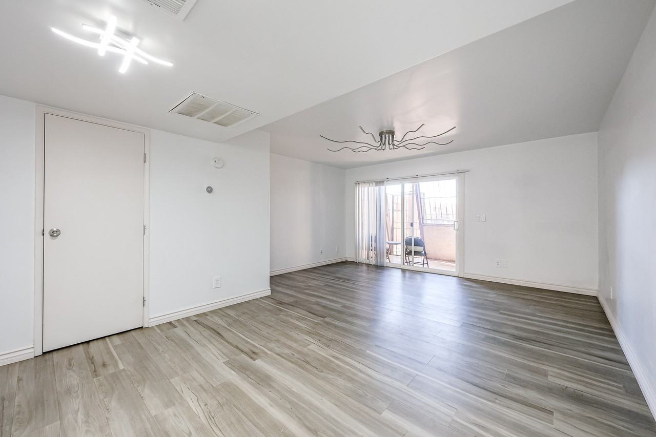 1601 W Sunnyside Dr #153 - Photo 7 of 30