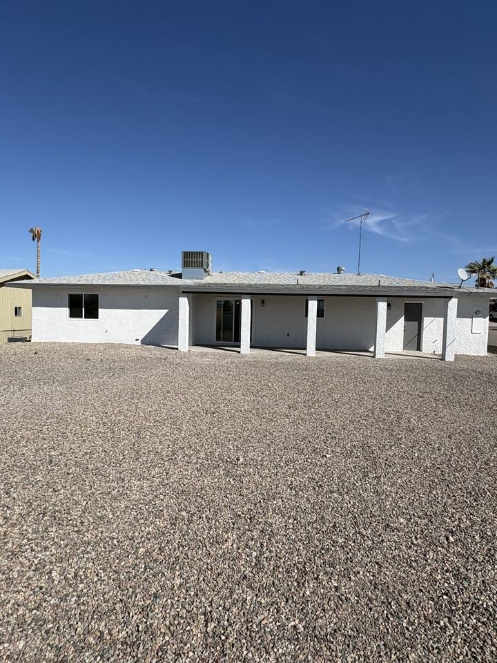 2780 Cisco Dr N - Photo 2 of 17