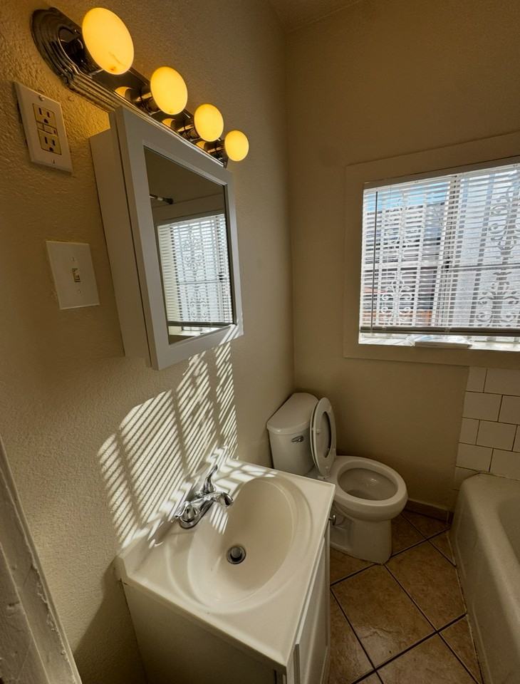 3813 7th Ave - Photo 6 of 10