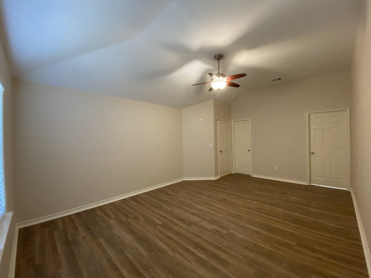 1111 Maple St - Photo 6 of 11