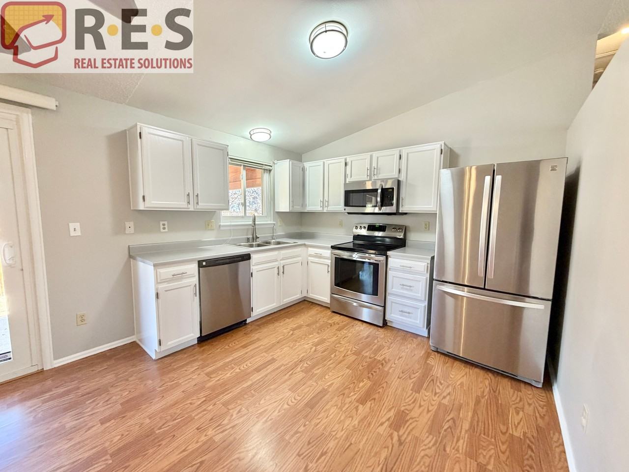 4210 S Cathay Way - Photo 5 of 16