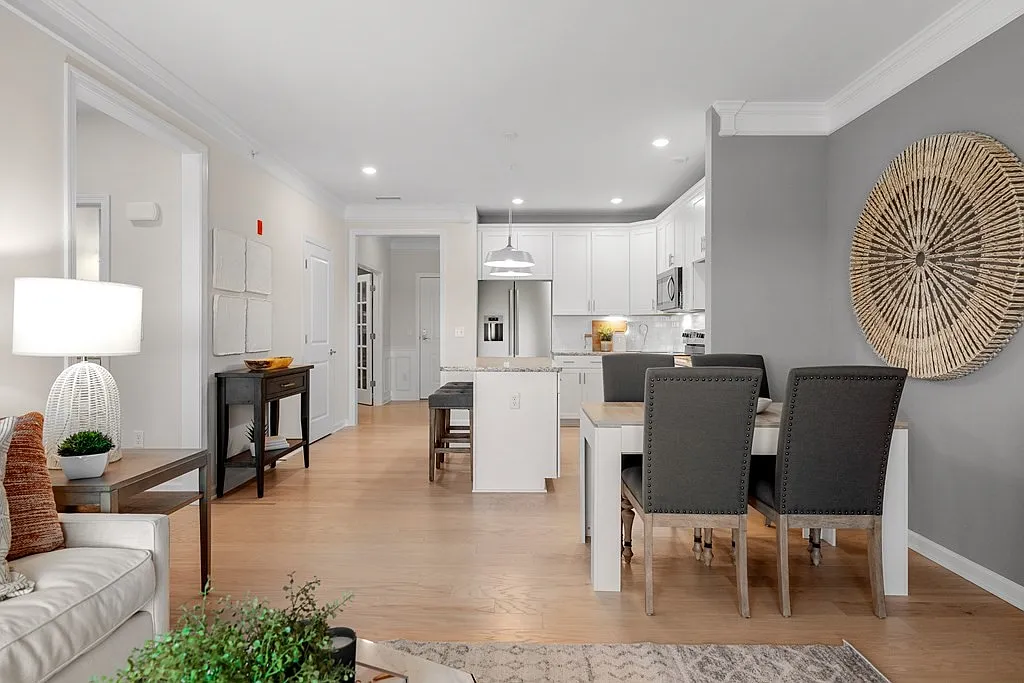 2 Codman Way - Photo 6 of 15