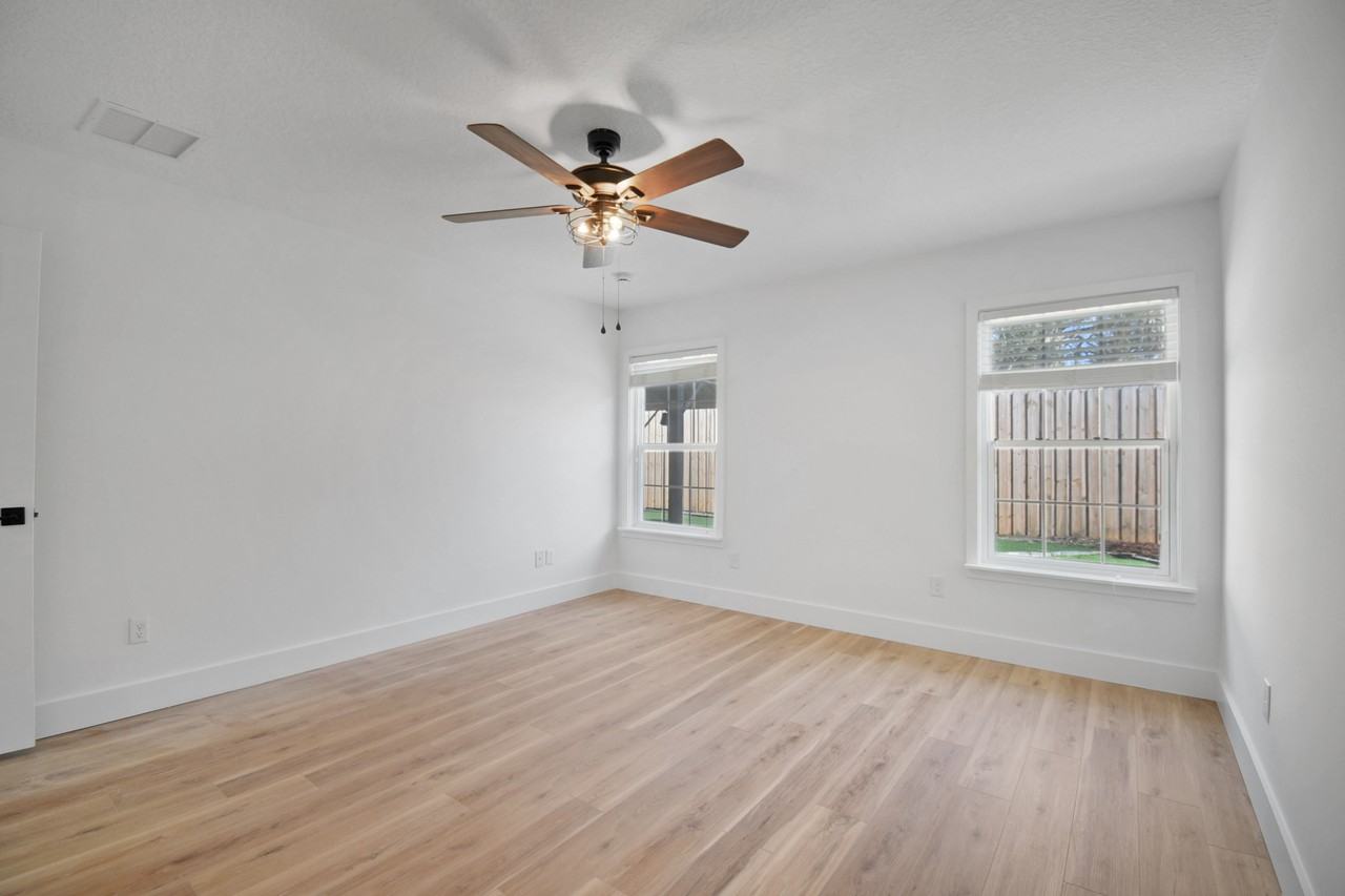 101 Azalea Rd #NA - Photo 6 of 35