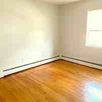 71 Oxford Ave #2 - Photo 5 of 8