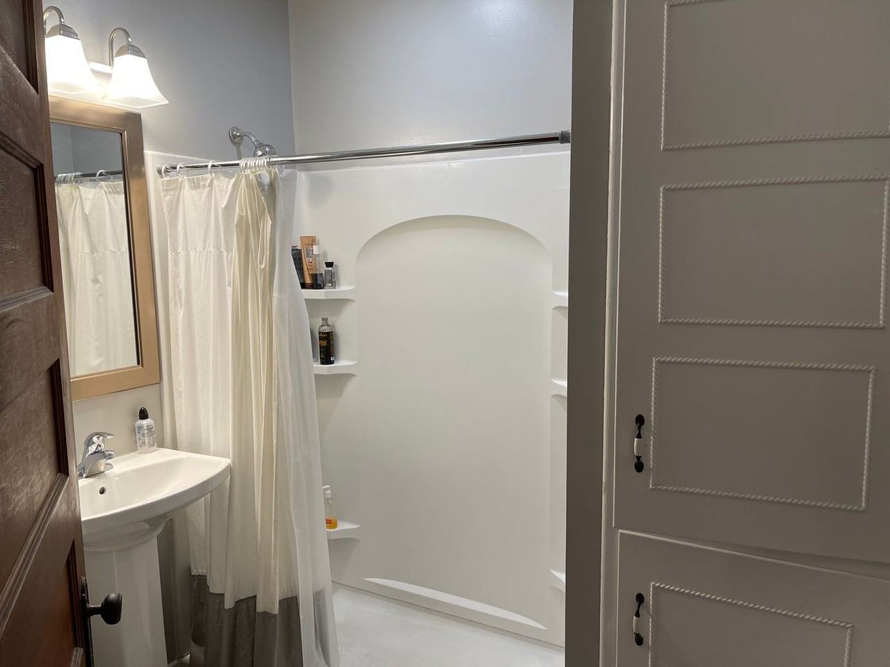 3017 N Maryland Ave - Photo 5 of 13