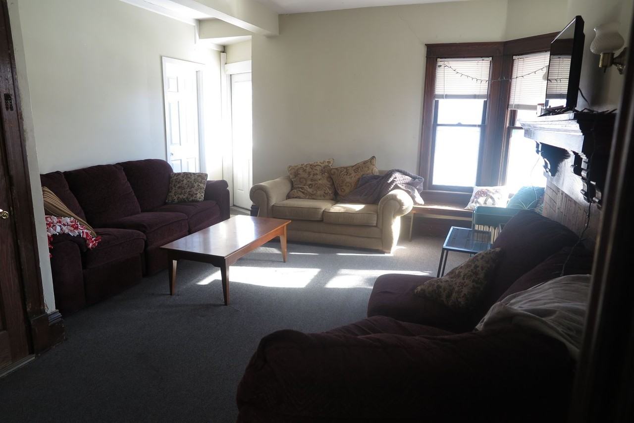 3003 N Maryland Ave - Photo 3 of 25