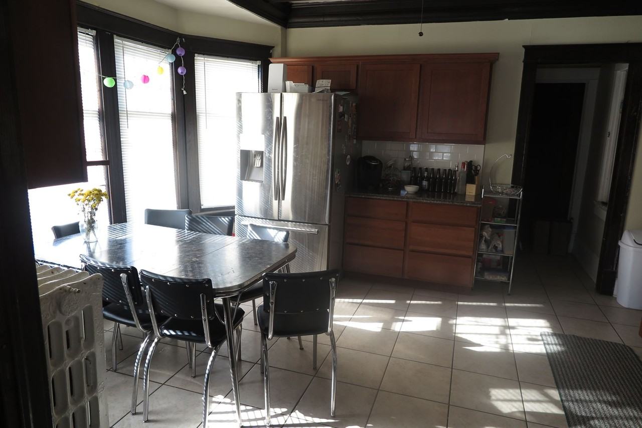 3003 N Maryland Ave - Photo 5 of 25