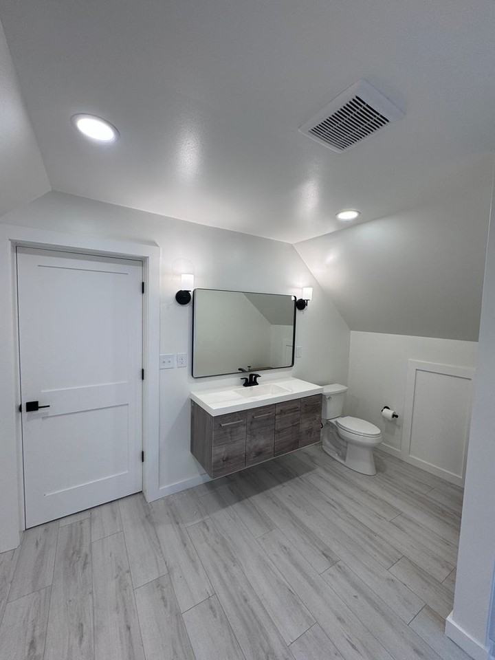 3372A N Downer Ave - Photo 4 of 6