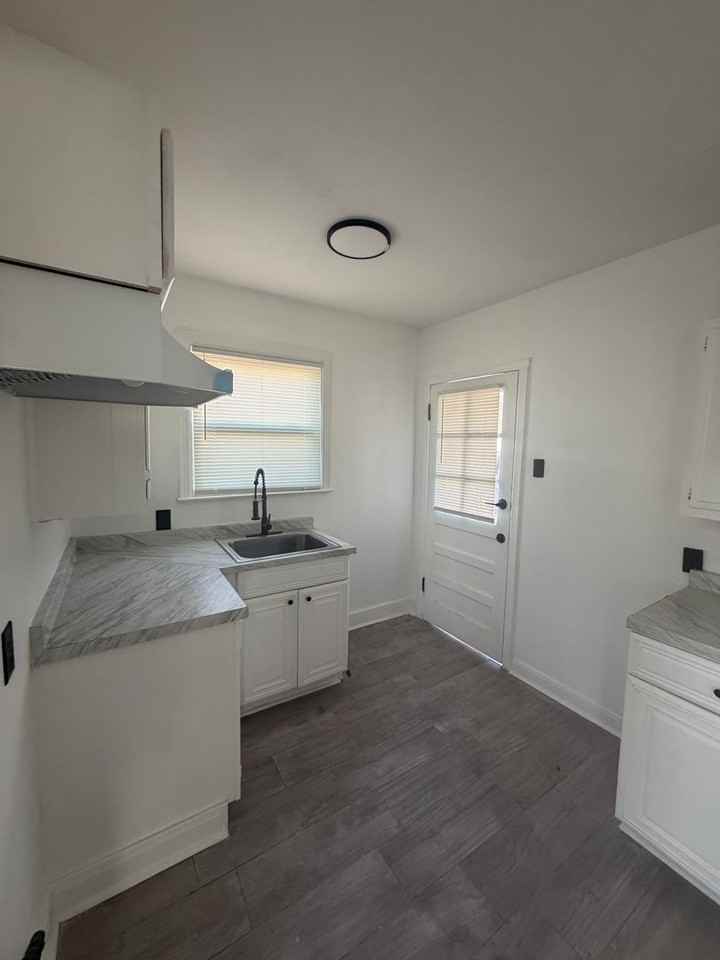 890 Charles Pl - Photo 6 of 17