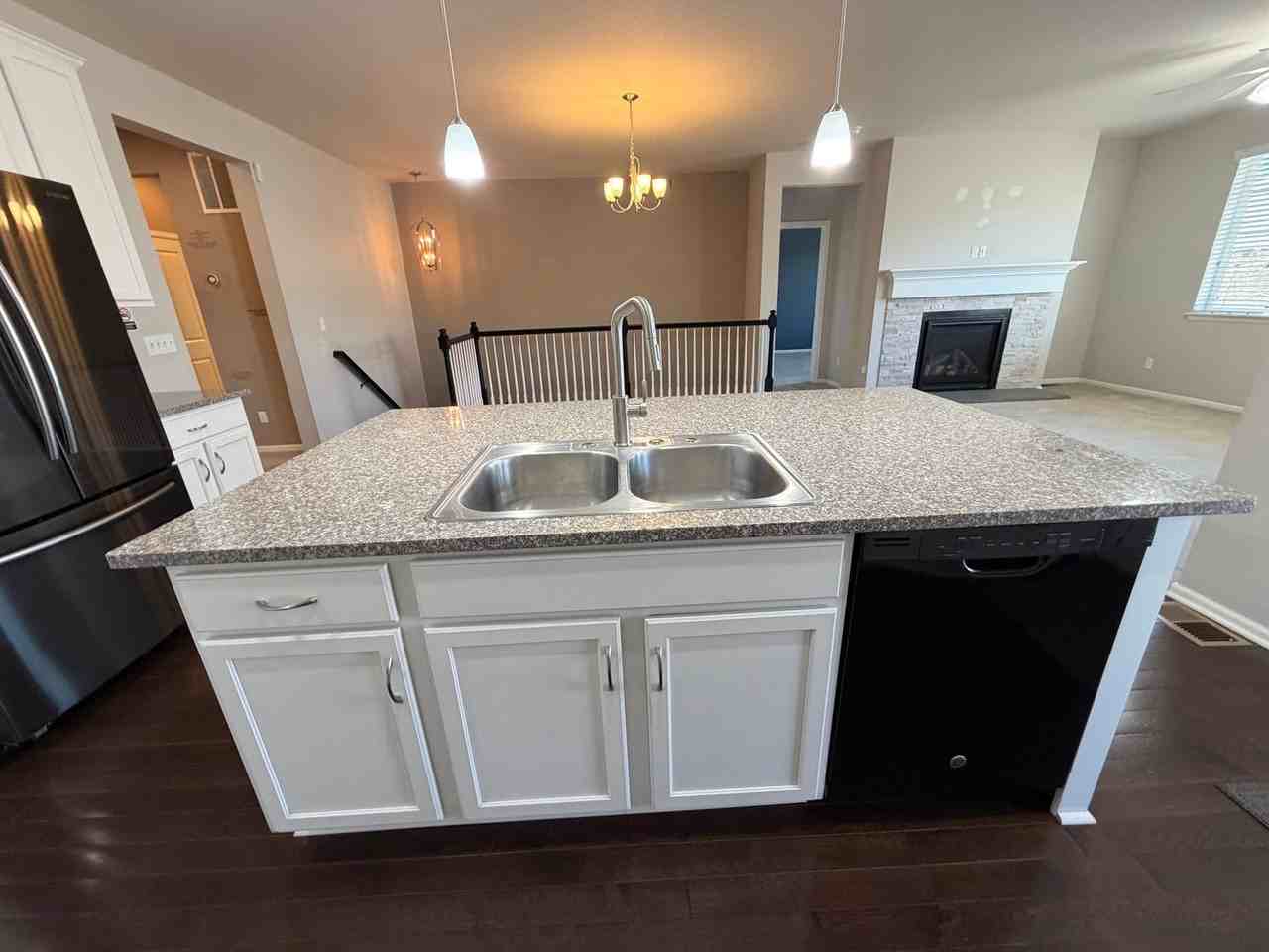 5015 S Wenatchee St - Photo 5 of 50