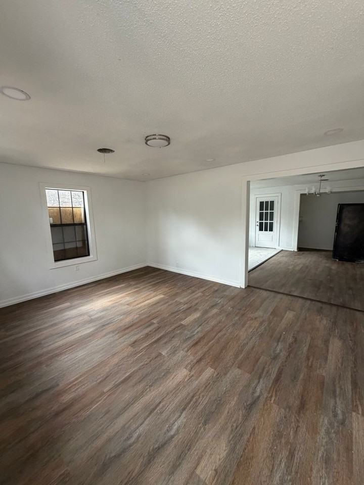 3081 Sunrise St - Photo 6 of 11