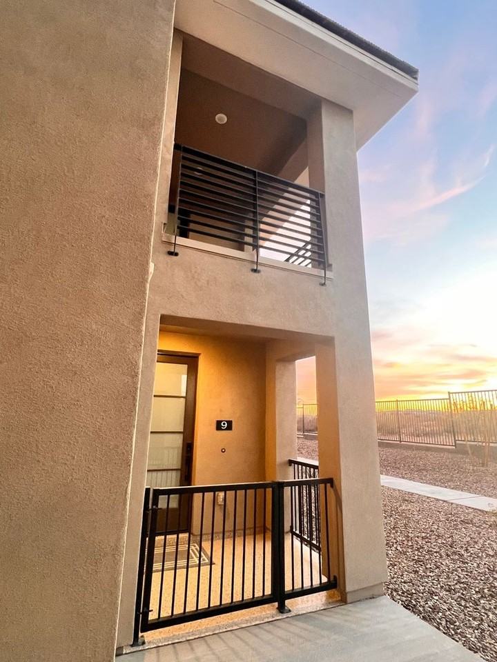 2121 W Sonoran Desert Dr