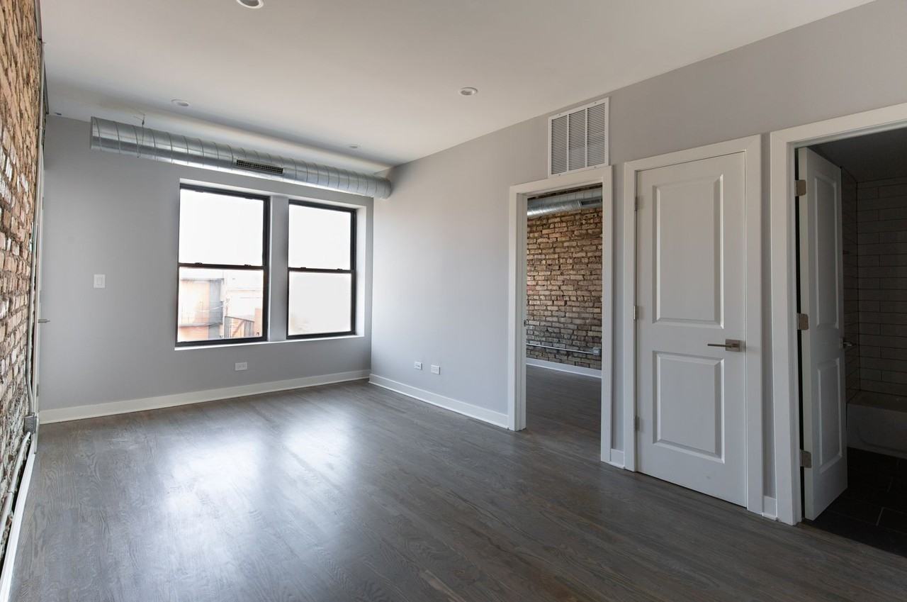 3438 N Seminary Ave #2 - Photo 5 of 11