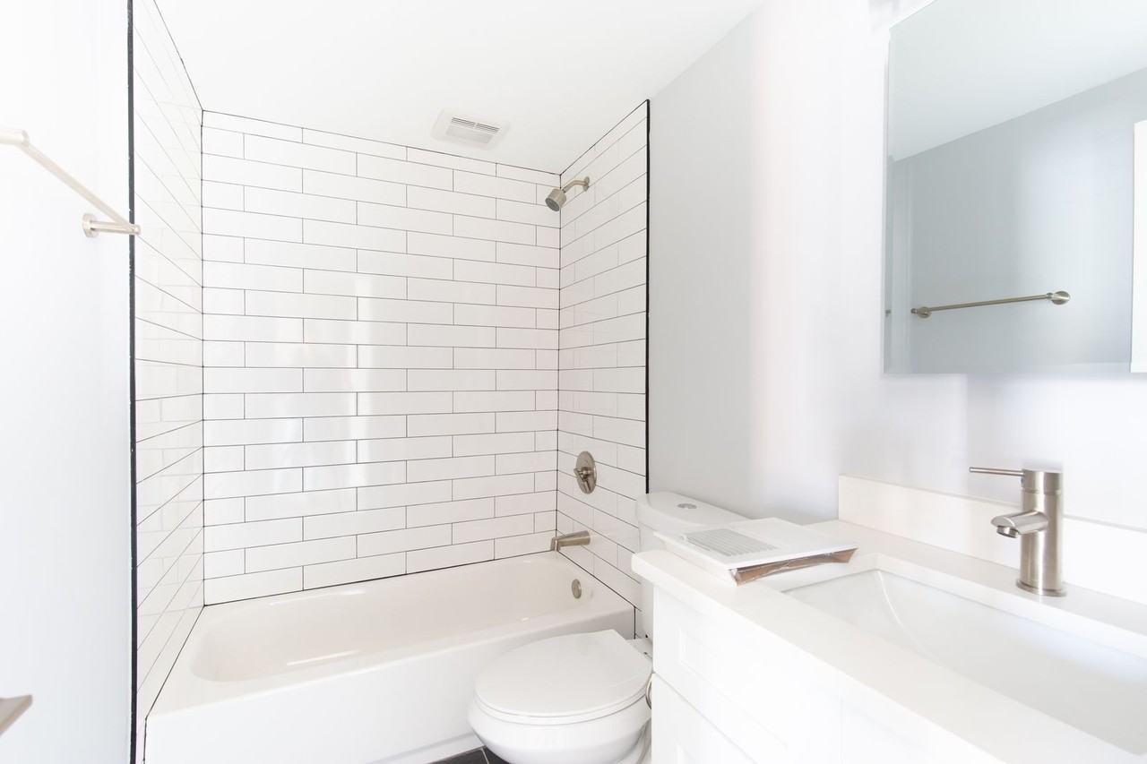 3438 N Seminary Ave #2 - Photo 7 of 11