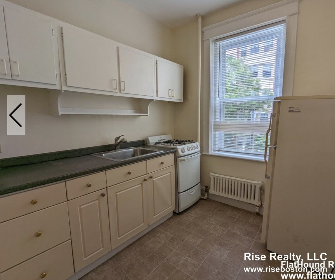 94 Queensberry St #8 - Photo 2 of 8
