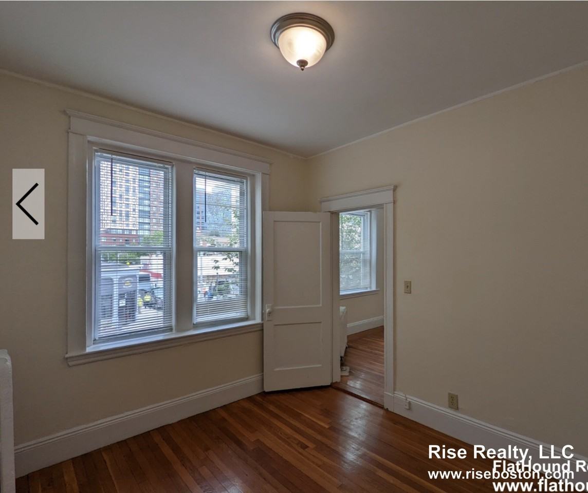 94 Queensberry St #8 - Photo 5 of 8