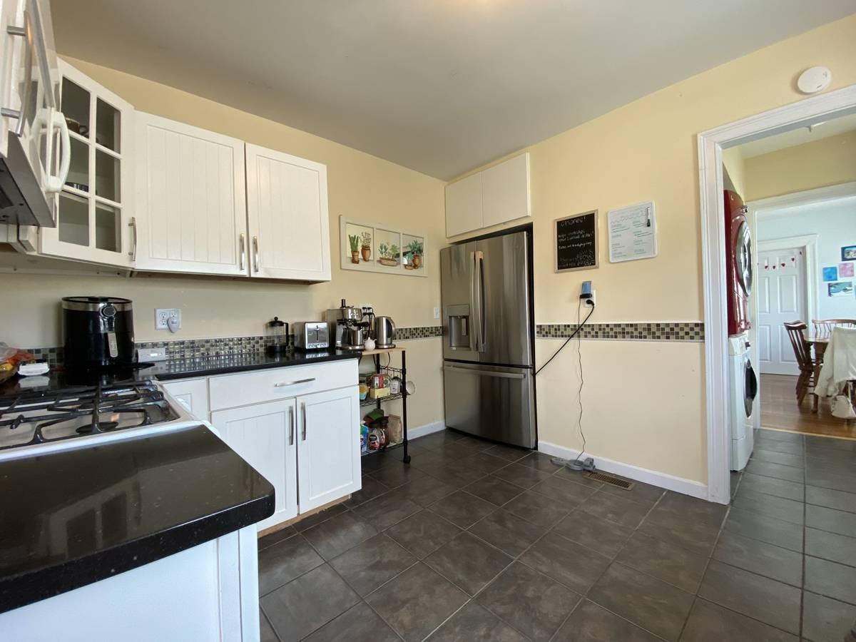 Vassar St #1 - Photo 7 of 11