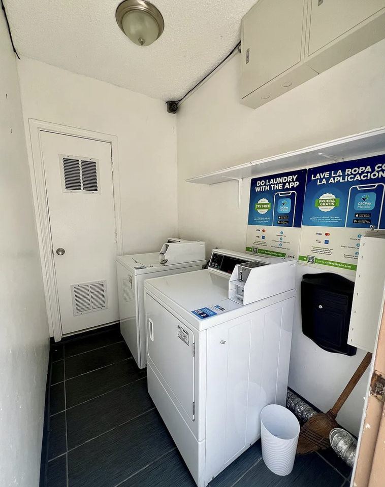 15025 Burbank Blvd #2 - Photo 7 of 8