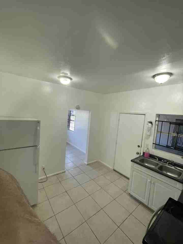 4526 Fairview St #NA - Photo 3 of 11