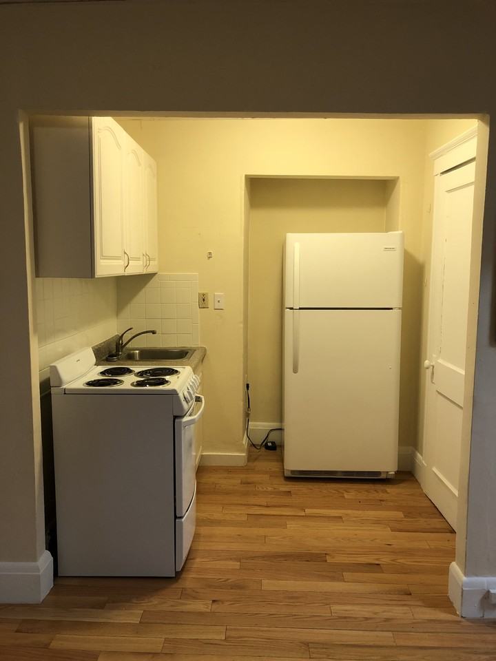 77 Main St #11 - Photo 2 of 4