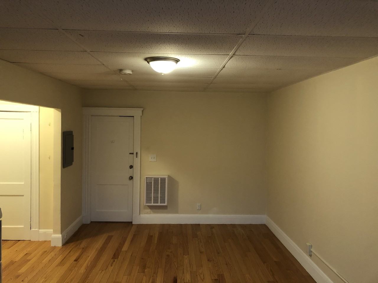 77 Main St #11 - Photo 3 of 4