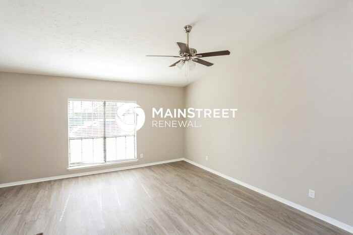 2122 Stockton Trl - Photo 3 of 16