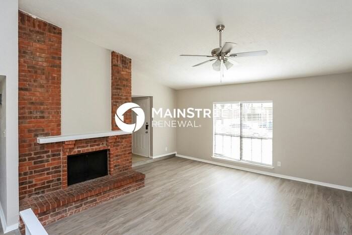 2122 Stockton Trl - Photo 4 of 16