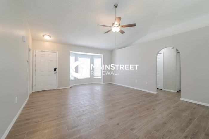 721 Pelican Ct - Photo 4 of 16